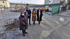 Representantes del PSOE, en la futura terminal de autobuses de la intermodal