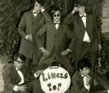 Chema R�os, arriba a la derecha, en una foto antigua.