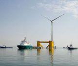 Prototipo instalado en P�voa de Varzim, a modo de ensayo del futuro parque e�lico �off shore� de Viana.