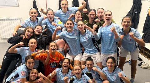 Las futbolistas de As Celtas Sporting celebran el �ltimo triunfo del 2025.