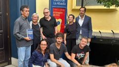 El elenco de Sarabela junto a la directora, nxeles Cua, Jacobo Sutil (Agadic), el autor, Roland Schimmelpfenning, y Juan Mayorga, director artstico do Teatro de La Abada, en la presentacin en Madrid