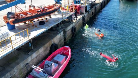 Los cursos de rescate y salvamento se hacen en aguas del muelle sonense