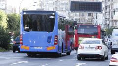 Bus metropolitano y bus urbano en Linares Rivas