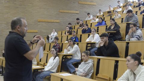 Primer día de selectividad en la Facultade de Administración y Dirección de Empresas de la USC en Lugo