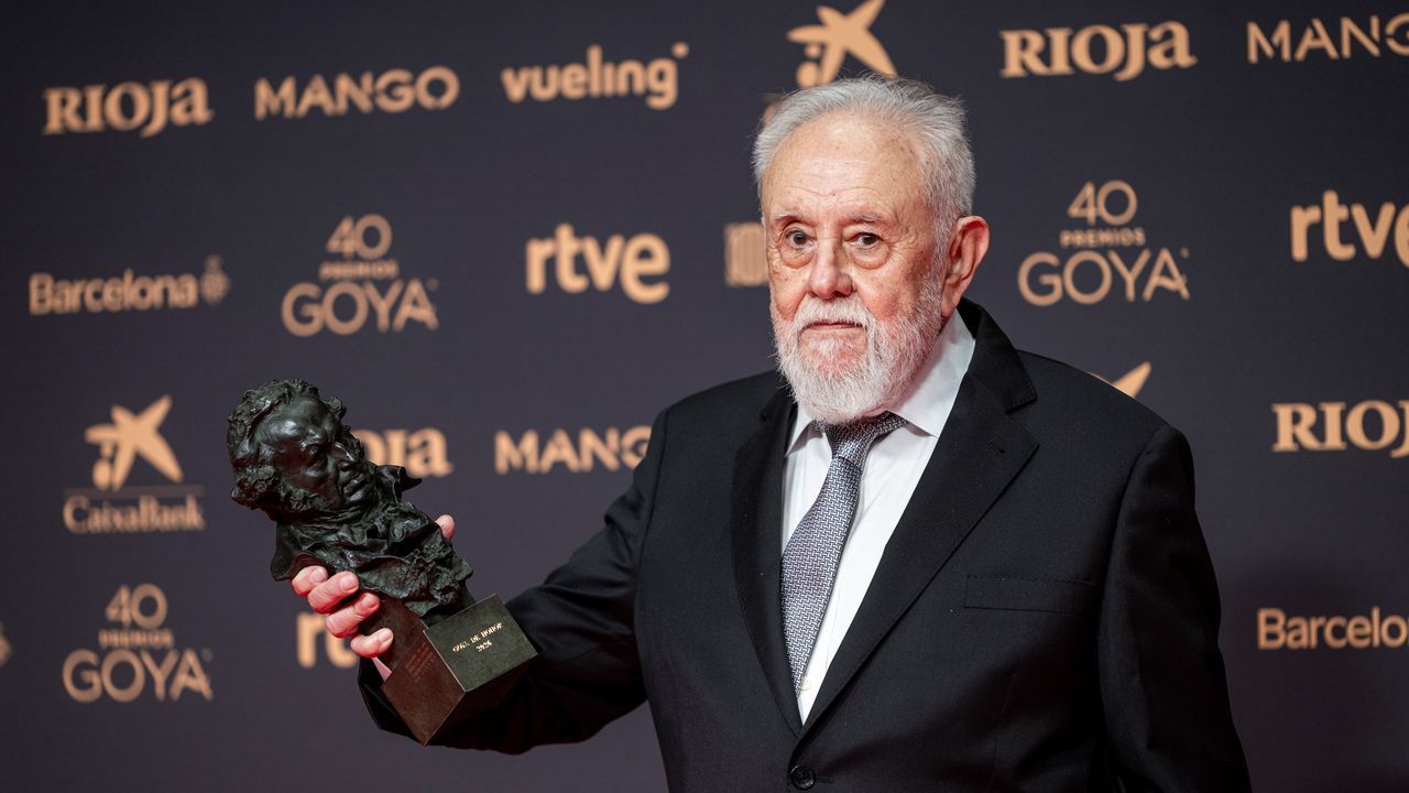 Adiós a Gonzalo Suárez, el director que convirtió a Hugh Grant en Lord Byron en «Remando al viento»