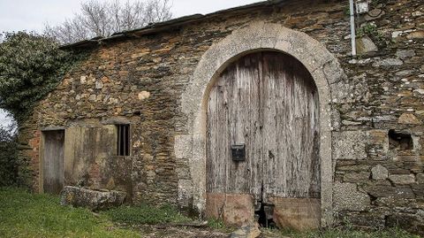Vieja puerta en la Casa Grande de Pando