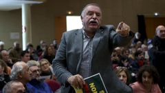 El alcalde de Oleiros durante la moci�n de censura de Sada en noviembre del 2022.