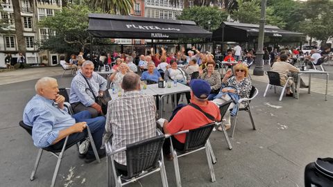 Turistas de diferentes zonas de Espa�a en el Cant�n
