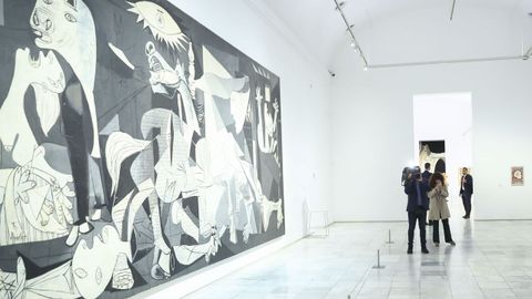 Pradales cree que ser�a �un grave error pol�tico cerrar la puerta� al traslado del �Guernica�