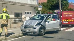 Estado en el que qued� el turismo que alcanz� al que le preced�a cuando circulaban por la AC-305, a su paso por Palmeira