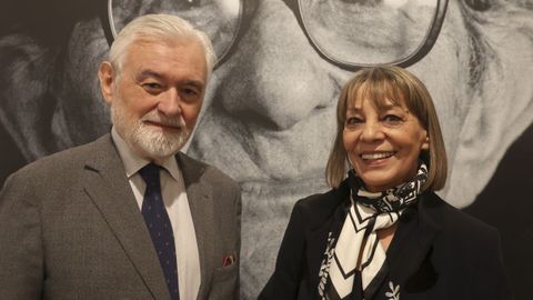 Los comisarios de la exposicion Daro Villanueva y Carmen Becerra