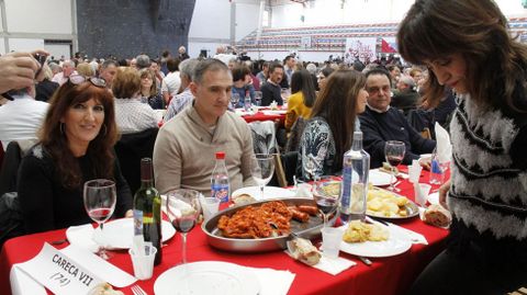 O Barco se rindi al botelo.Ms de mil personas asistieron a la comida en el pabelln