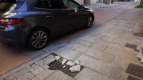 DESTROZOS Y DENUNCIAS EN LA CALLE ROMERO ORTIZ