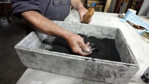 Proceso de elaboraci�n en Reiriz, que mantiene la tradici�n desde 1968 desde Tapia