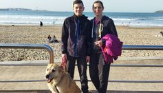 Tamara y su hijo durante un paseo en A Coru�a