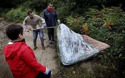 En el Li�ares se recogieron 150 kilos de basura y en el Vea 1.000.