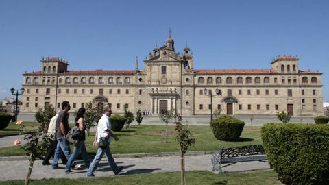 Fachada de Los Escolapios de Monforte, de estilo Herreriano