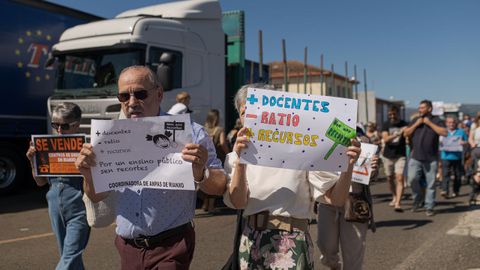 Manifestacin en Rianxo contra los recortes educativos