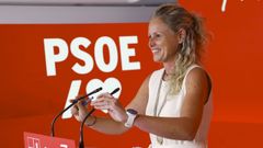 La nueva portavoz de la ejecutiva del PSOE, Montse M�nguez, en una rueda de prensa en Ferraz. 