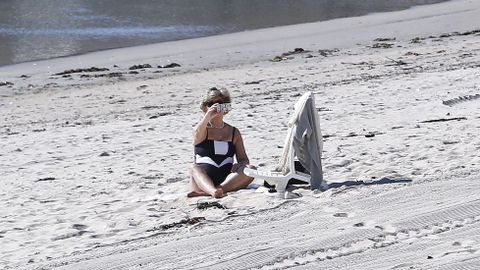 Ba�istas en la playa de Silgar, Sanxenxo