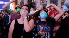 Seguidores de Biden, durante la celebraci�n del triunfo en Time Square (Nueva York)