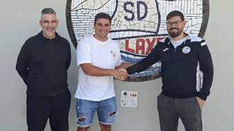 Mayor, nuevo m�ster del Laxe, en el centro de la imagen