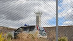 Un coche de la Guardia Civil en el interior de la crcel de Soto del Real, en una foto de archivo.