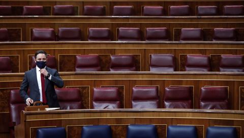 El lder de Vox, Santiago Abascal, tomo asiento durante la mocin de censura de su partido al Gobierno