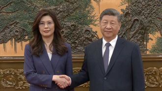 El presidente de China, Xi Jinping, ha recibido este viernes en Pek�n a la l�der del Kuomintang, el principal partido opositor de Taiw�n, Cheng Li Wun