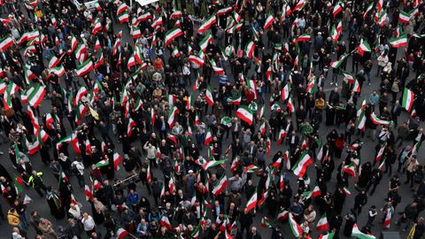 Manifestantes en Teher�n tras el ataque 