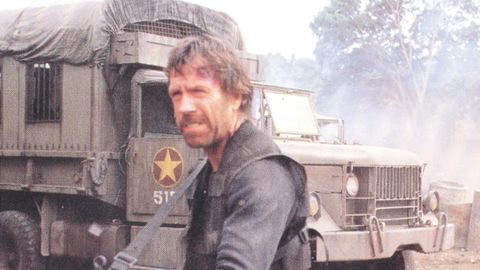 Chuck Norris en una escena de la pel�cula �Desaparecido en combate III�