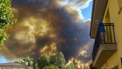 El incendio forestal en Trabazos�oblig�a evacuar la localidad de Sejas de Aliste y a cortar la N-122.