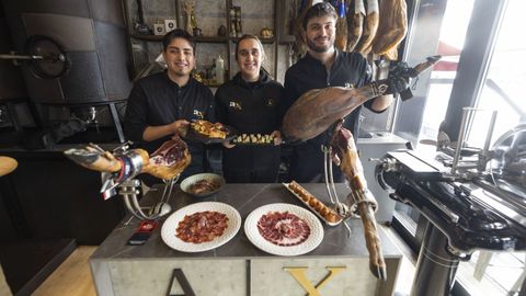 A Xamoner�a luce en el centro de Carballo.