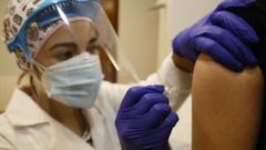 Muchos desplazados se vacunan de la gripe este a�o en A Mari�a