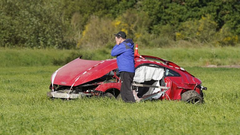 La Guardia Civil investiga sobre el terreno el accidente