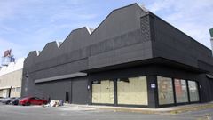 En la imagen, la nave en la que est� prevista la apertura del nuevo centro de ocio multideporte