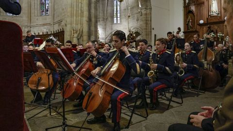 La banda de la Guardia Real actu� en la iglesia de San Pedro