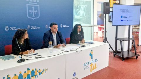 Guillermo Pel�ez, en el centro