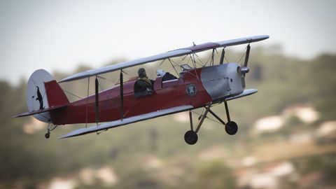 Encuentro de aeromodelistas en las instalaciones del club Estela, en Teo