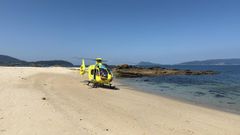 La baista de Porto do Son fue trasladada en helicptero al Clnico, donde fue ingresada en estado muy grave