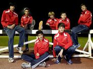 De pie, de izquierda a derecha, Jos� Mar�a, Ivo, Iv�n, Sa�l y Jorge; sentados, Jos� y Marcos.