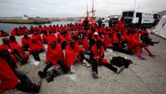 Oleada de pateras en el Estrecho