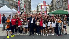 La Porta do Sol acogi ayer una jornada de concienciacin sobre la importancia del reciclaje en el que participaron 257 nios.Caballero celebr con ellosel Da Mundial do Medio Ambiente