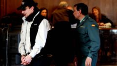 El acusado estuvo en todo momento esposado y acompa�ado por guardias civiles