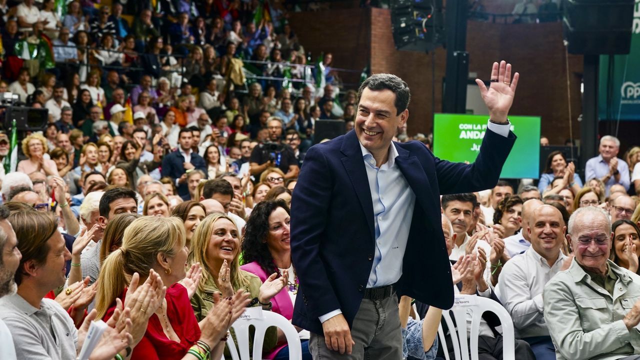 Moreno dice que «no se le pasa por la cabeza» pactar con Vox pero liderará la negociación si fuera necesario