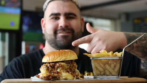 Pablo Rodríguez, cocinero de la tapería y hamburguesería El Mercado, con su propuesta: Galicia's Jam
