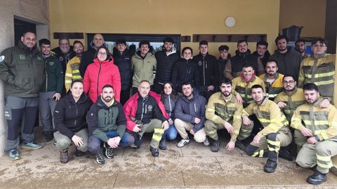Alumnos del m�ster interurniversitario sobre incendios forestales hicieron una formaci�n en el Centro Integral de Loita contra o Lume de To�n.