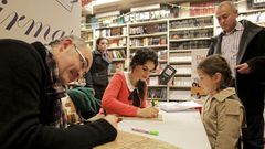 Xos� Tom�s e Yolanda Casta�o, nunha firma de exemplares doutro libro que fixeron conxuntamente hai uns anos