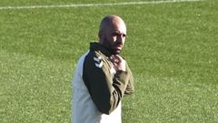 Claudio Gir�ldez asegura que el vestuario del Celta no est� intranquilo por el hecho de que se resista la primera victoria en casa.