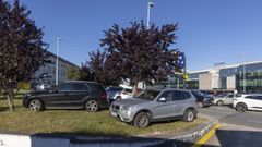 Las zonas verdes del Cl�nico son las primeras en invadirse de coches, seg�n el informe